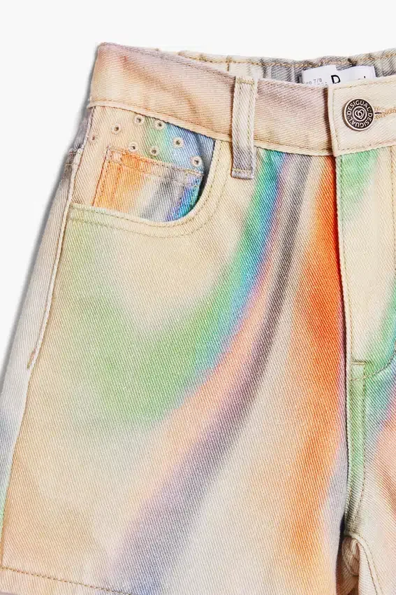 Pantaloncini in denim tie-dye Pantaloncini in denim tie-dye