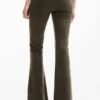 Pantaloni a zampa Pantaloni a zampa