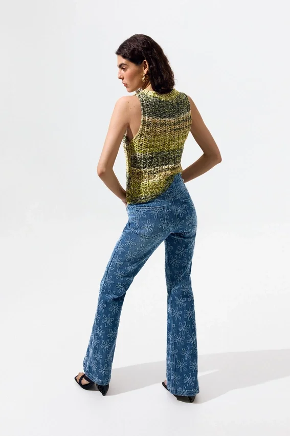 Pantaloni a zampa in denim Pantaloni a zampa in denim