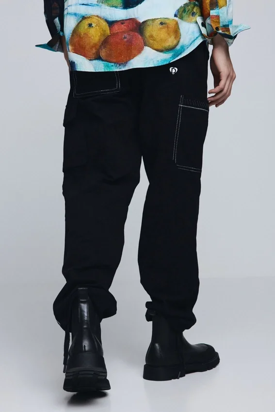 Pantaloni cargo con coulisse Pantaloni cargo con coulisse