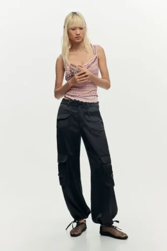 Pantaloni cargo in raso