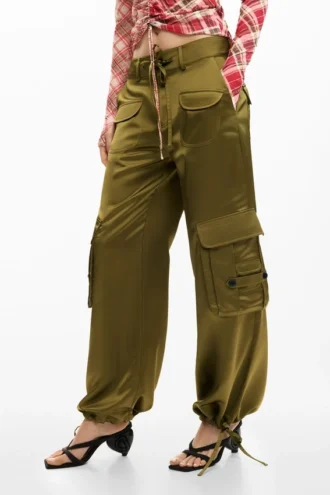 Pantaloni cargo in raso