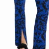 Pantaloni con spacchi artistici