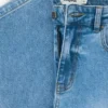 Pantaloni in denim con toppe all’uncinetto