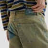 Pantaloni in denim tinto Pantaloni in denim tinto