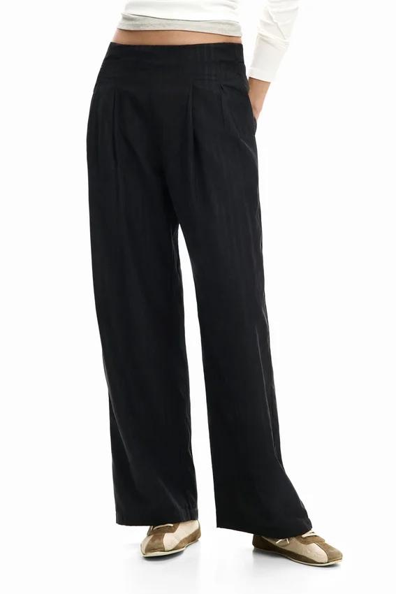 Pantaloni lunghi a pieghe Pantaloni lunghi a pieghe