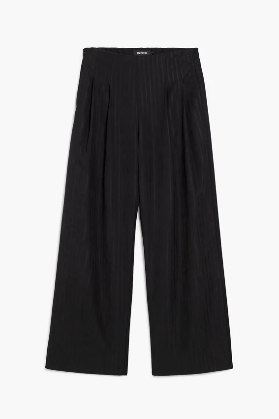 Pantaloni lunghi a pieghe Pantaloni lunghi a pieghe