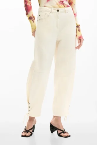 Pantaloni lunghi con lacci
