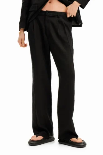 Pantaloni sartoriali dal look rustico