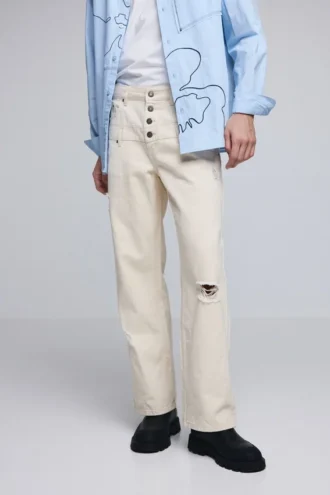 Pantaloni strappati a doppia vita Pantaloni strappati a doppia vita
