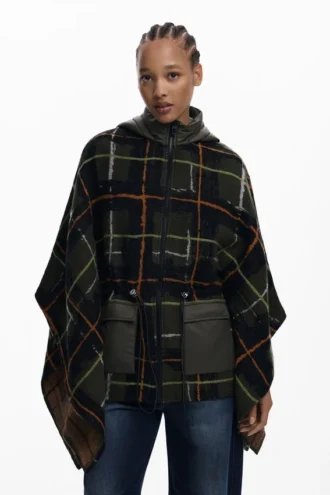 Poncho a quadri con cappuccio imbottito
