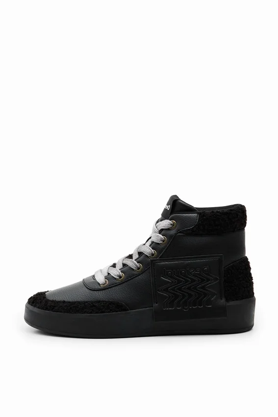 Sneaker alta in finta pelle di montone Sneaker alta in finta pelle di montone
