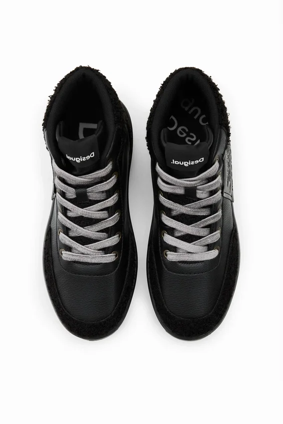 Sneaker alta in finta pelle di montone Sneaker alta in finta pelle di montone