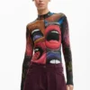 T-shirt a maniche lunghe con collo alto