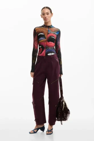 T-shirt a maniche lunghe con collo alto