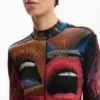 T-shirt a maniche lunghe con collo alto