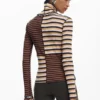 T-shirt a maniche lunghe con collo alto