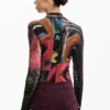 T-shirt a maniche lunghe con collo alto