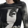 T-shirt a maniche lunghe con stampa scultorea T-shirt a maniche lunghe con stampa scultorea