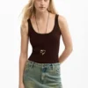 T-shirt a spalline a costine