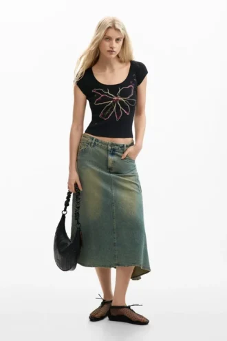T-shirt aderente a fiori