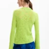 T-shirt aderente a motivi floreali