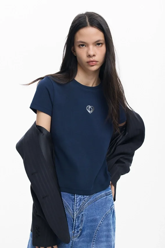 T-shirt basic con logo T-shirt basic con logo