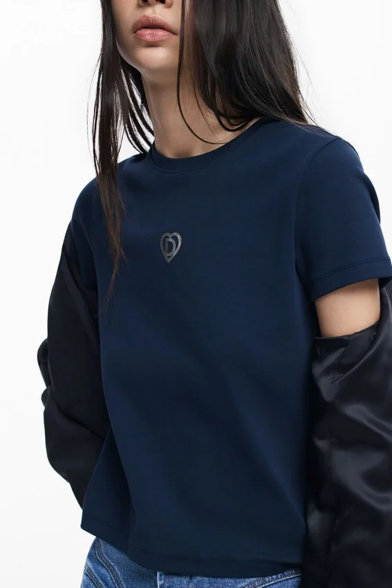 T-shirt basic con logo T-shirt basic con logo