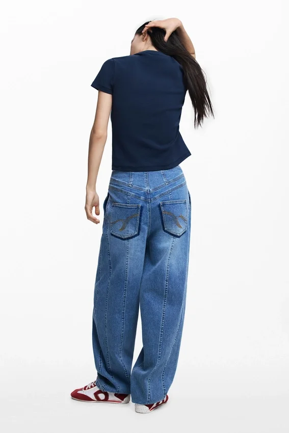 T-shirt basic con logo T-shirt basic con logo
