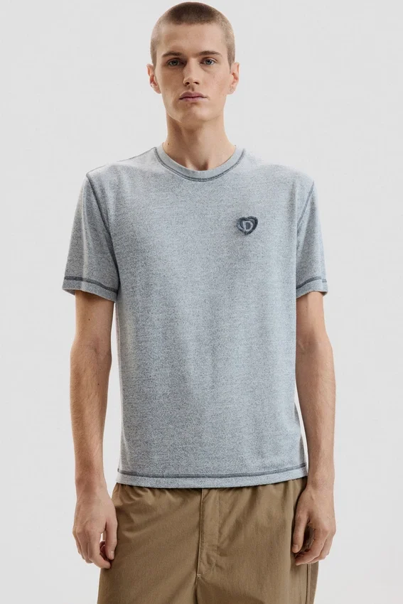 T-shirt basic in maglia T-shirt basic in maglia
