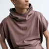 T-shirt con cappuccio e logo