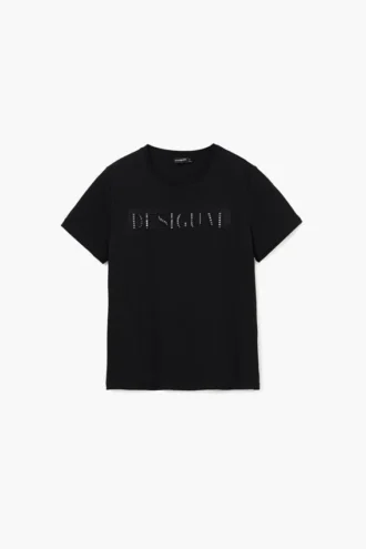 T-shirt con logo borchiato