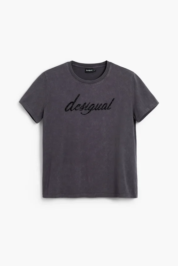 T-shirt con logo ricamato T-shirt con logo ricamato