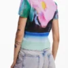 T-shirt con paesaggio sbiadito