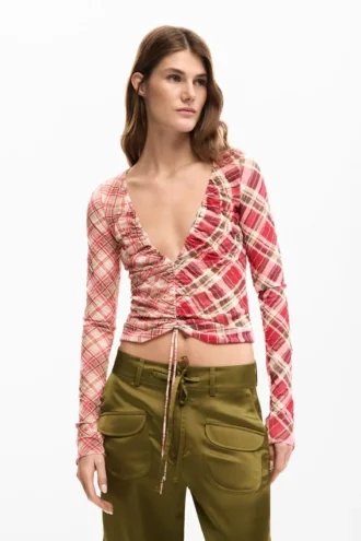 T-shirt con scollo arricciato