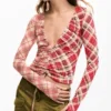 T-shirt con scollo arricciato