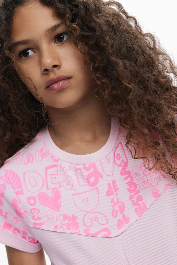 T-shirt con scritta T-shirt con scritta