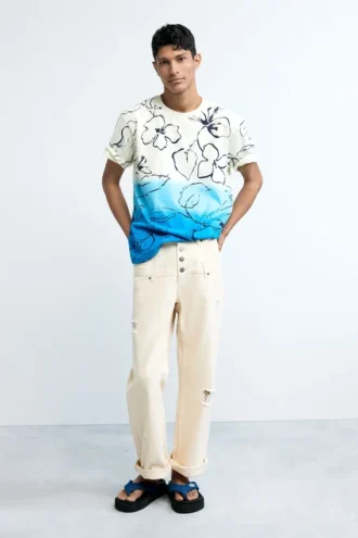 T-shirt con sfumature tropicali