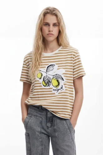 T-shirt con stampa a righe