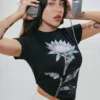 T-shirt con stampa floreale