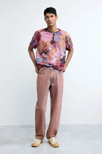 T-shirt con stampa floreale T-shirt con stampa floreale
