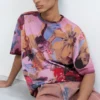 T-shirt con stampa floreale T-shirt con stampa floreale