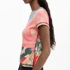 T-shirt con stampa floreale