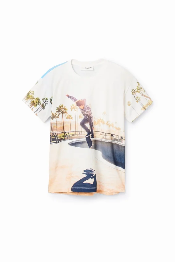 T-shirt con stampa fotografica da skater T-shirt con stampa fotografica da skater