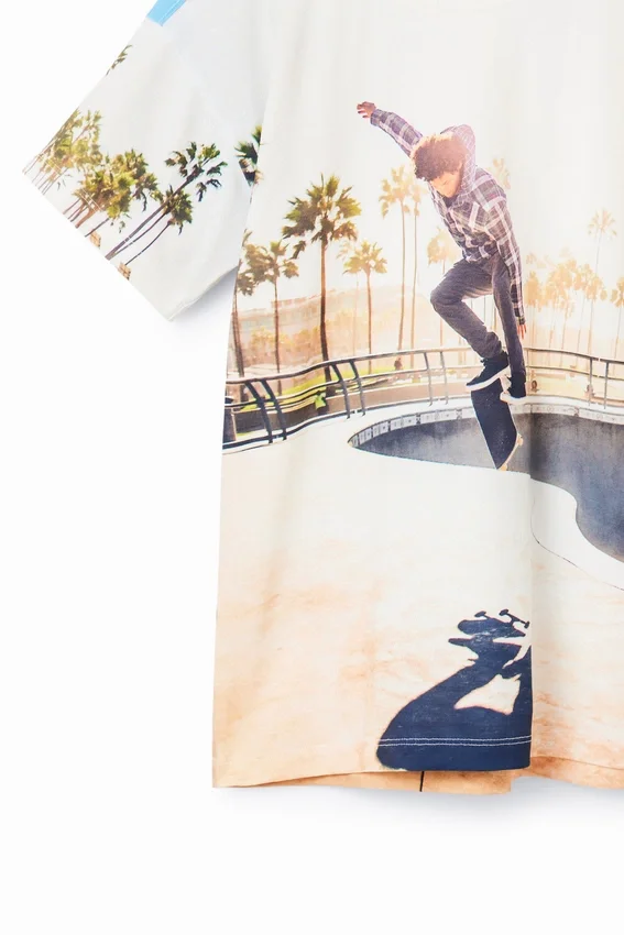 T-shirt con stampa fotografica da skater T-shirt con stampa fotografica da skater
