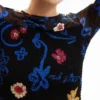 T-shirt corta slim a fiori T-shirt corta slim a fiori