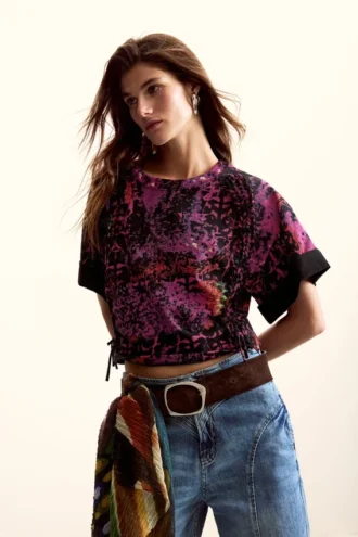 T-shirt etnica disegnata da Christian Lacroix