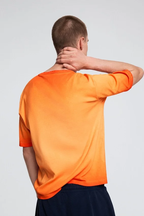 T-shirt in maglia con sfumature T-shirt in maglia con sfumature