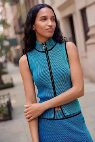T-shirt in maglia con zip