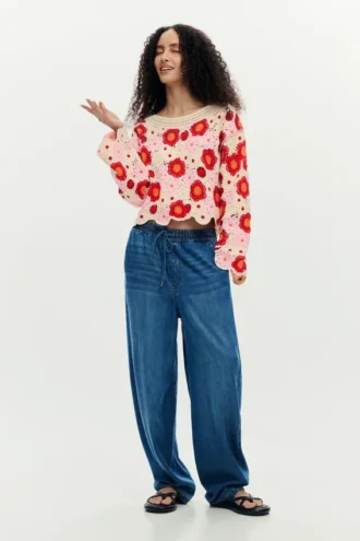top all uncinetto multicolore 2 330x495 - Top all'uncinetto multicolore
